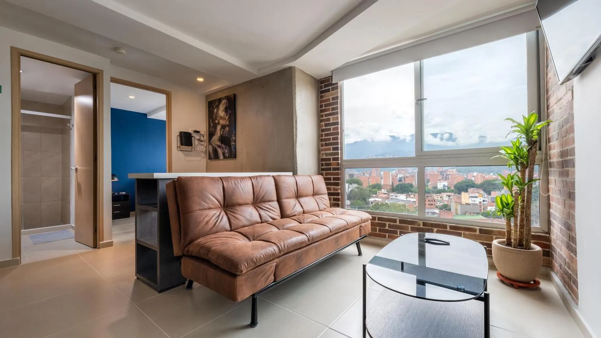 Stunning Views In Laureles-Ac-200Mb Wifi contacts
