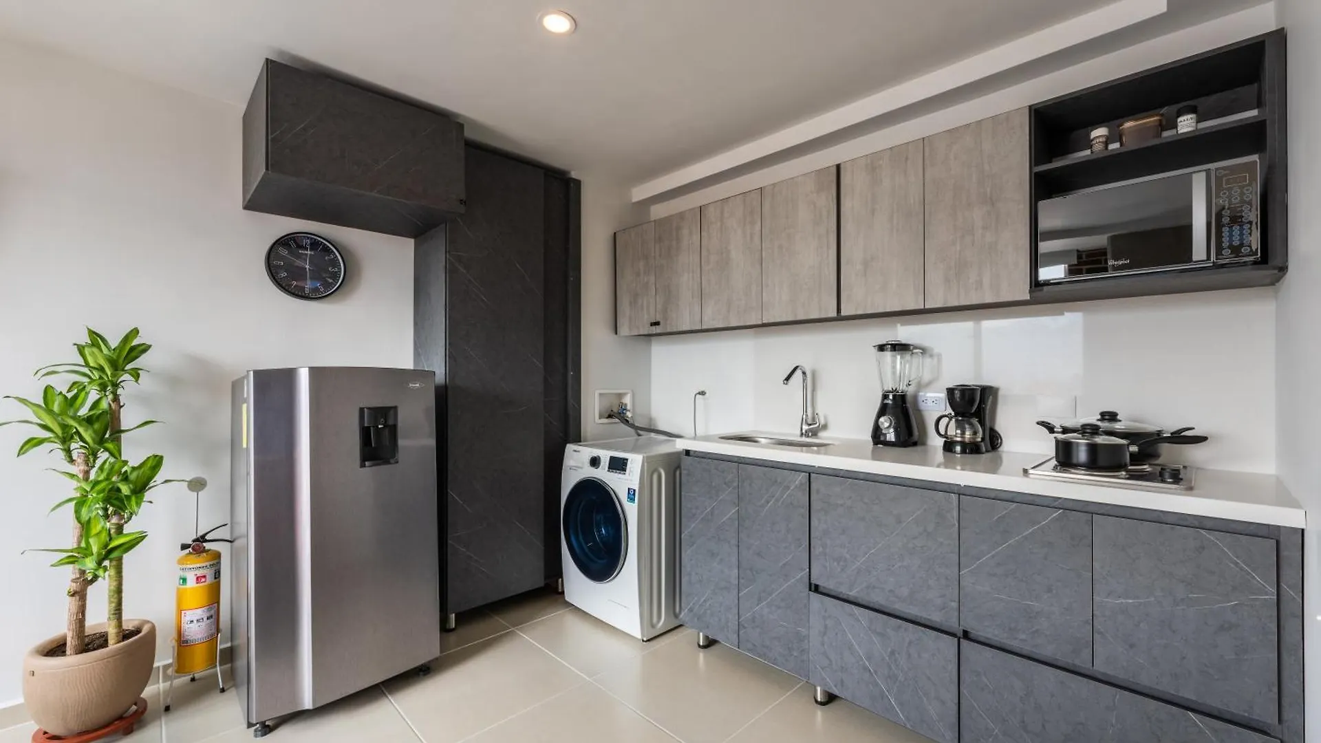 Stunning Views In Laureles-Ac-200Mb Wifi Apartment Medellin