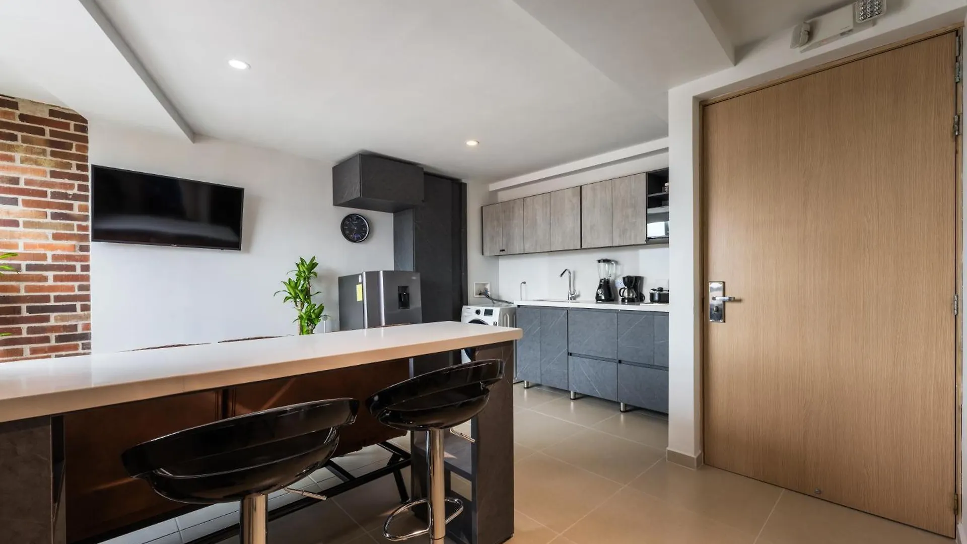 Stunning Views In Laureles-Ac-200Mb Wifi Apartment Medellin Colombia